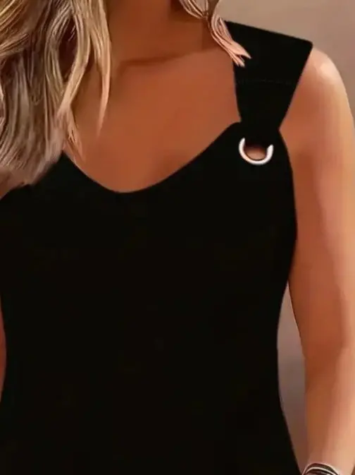 Women's Sleeveless V-Neck Eyelet Detailed Viscose Blouse - 2