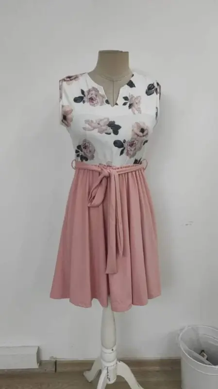 Women's Sleeveless V-Neck Floral Print Belted Scuba Dress - 5