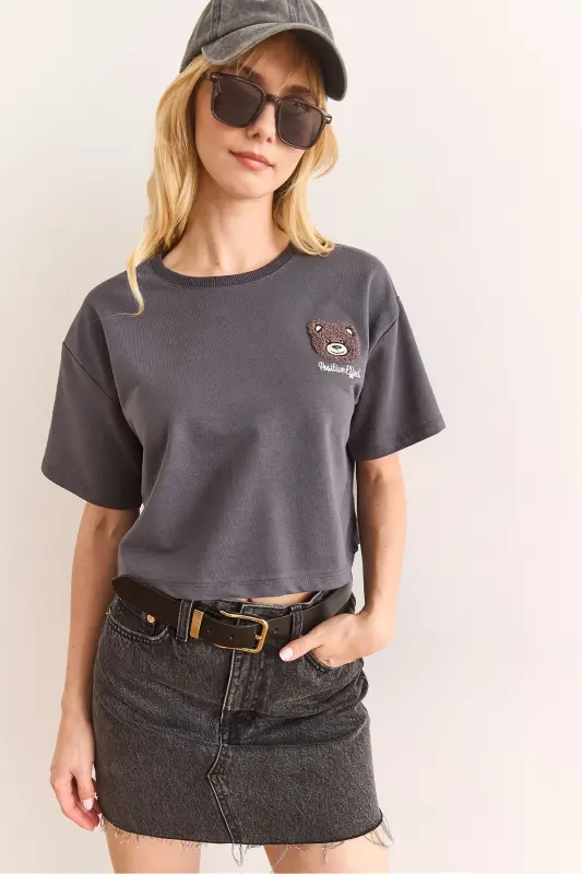 Women's Smoked Bear Appliqued Crop 2 Thread T-Shirt TSH-19 - OLALOOK