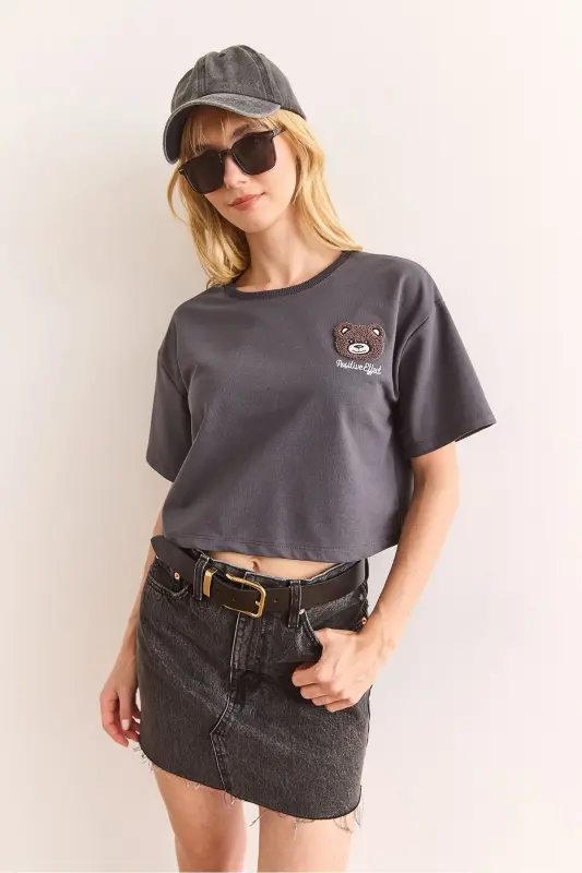 Women's Smoked Bear Appliqued Crop 2 Thread T-Shirt TSH-19 - 4