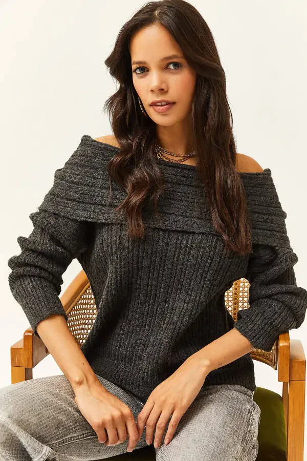 Women's Smoked Madonna Neck Soft Textured Knitwear Sweater KZK-19000708 - 1