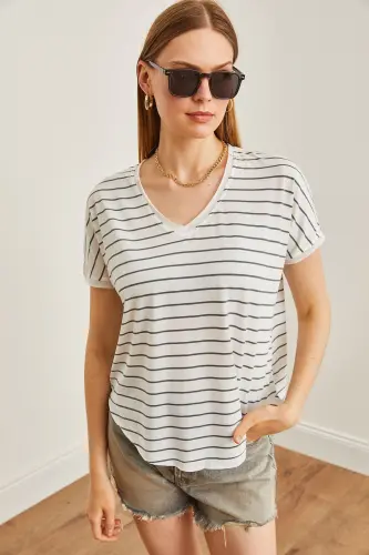 Women's Smoked V-Neck Striped Raw Seam Slouchy T-Shirt T - OLALOOK (1)