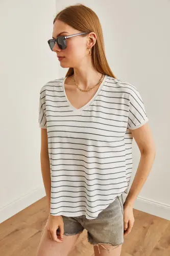Women's Smoked V-Neck Striped Raw Seam Slouchy T-Shirt T - 3