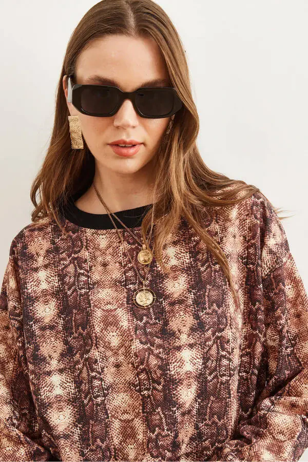 Women's Snake Coffee Basic Soft Textured Oversized Sweatshirt SWT-19000457 - 4