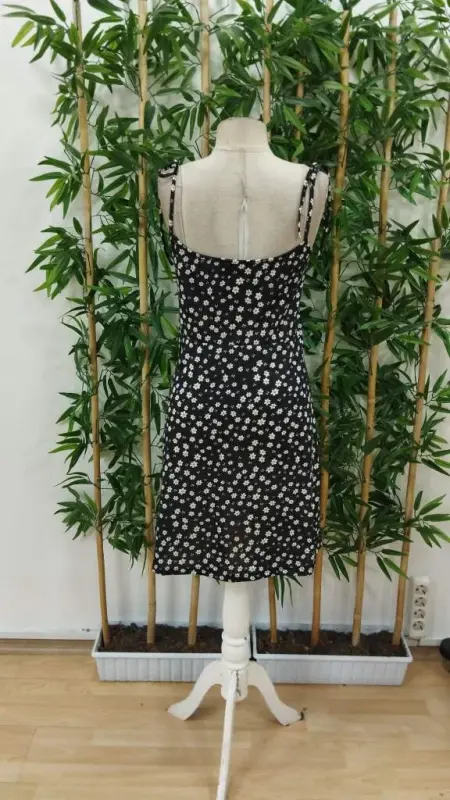 Women's Spaghetti Strap Lace-Up Floral Print Sundress - 8