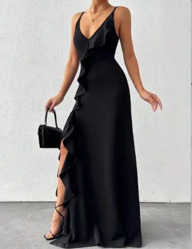 Women's Spaghetti Strap Low-Cut Slit Detail Crepe Dress - 8