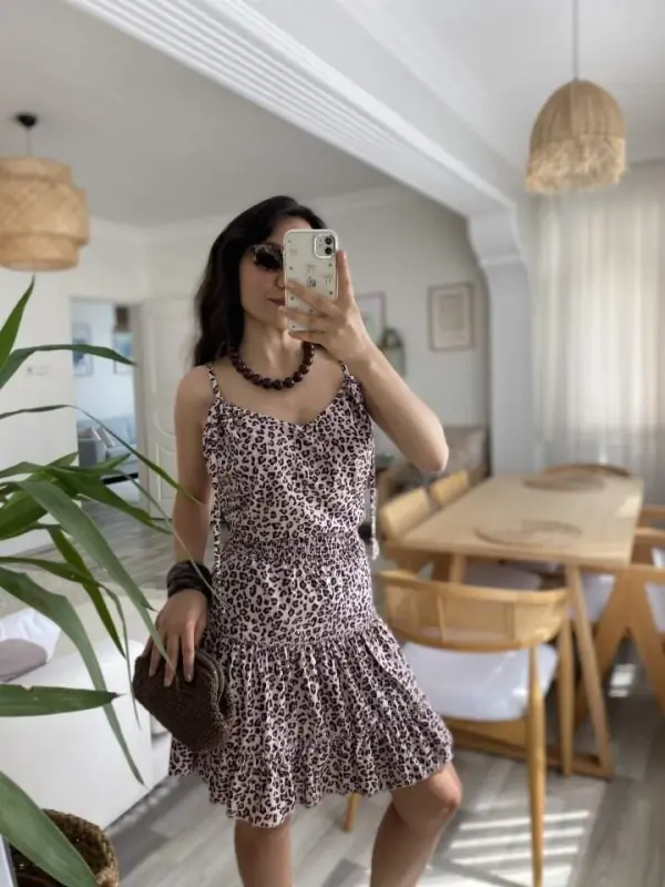 Women's Spaghetti Strap V-Neck Pleated Waist Leopard Print Ruffled Hem Süprem Dress - 9