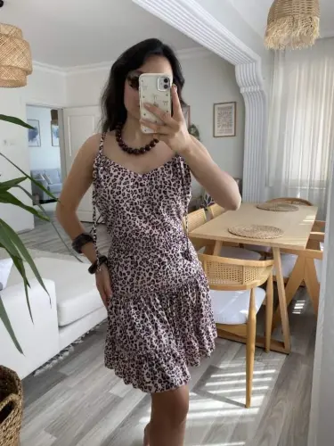 Women's Spaghetti Strap V-Neck Pleated Waist Leopard Print Ruffled Hem Süprem Dress - 3