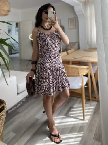 Women's Spaghetti Strap V-Neck Pleated Waist Leopard Print Ruffled Hem Süprem Dress - 4