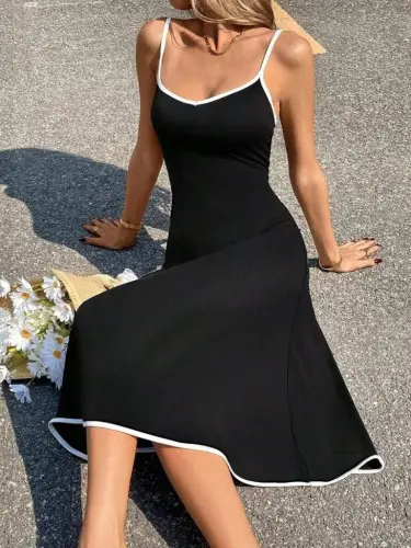 Women's Spaghetti Strap Wide V-Neck Midi Crinkle Crepe Dress - 5