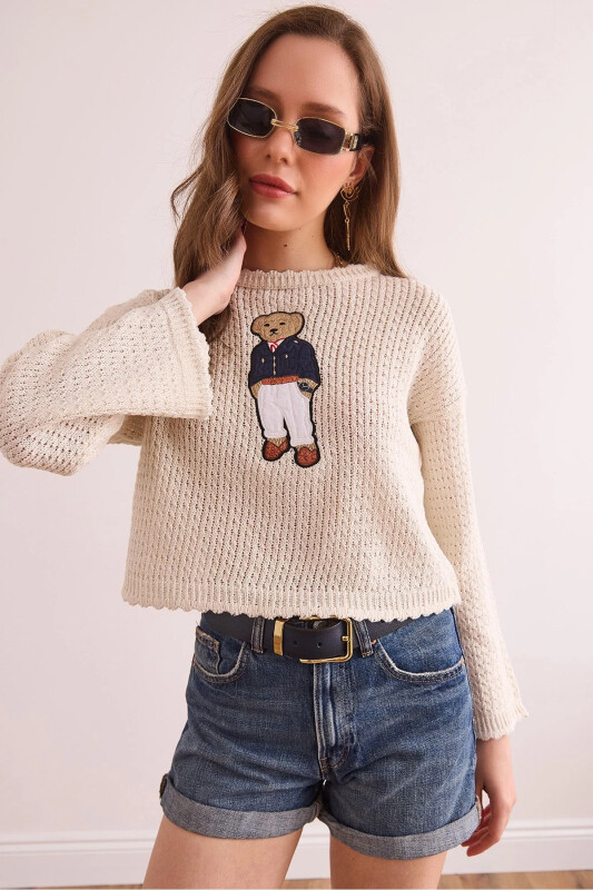 Women's Stone Bear Applique Seasonal Knit Blouse BLZ - OLALOOK