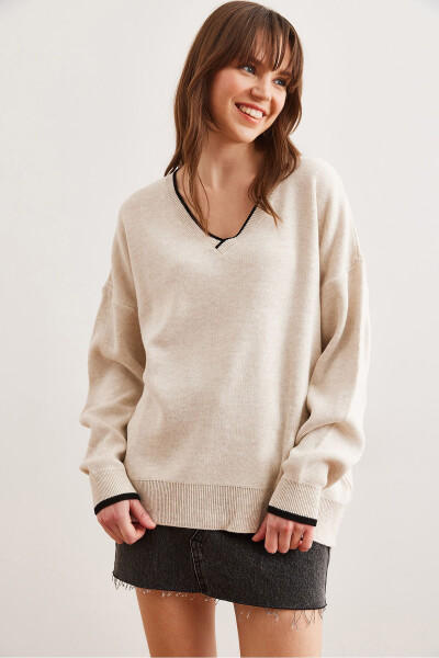 Women's Stone-Collar Detailed Striped Thick Knit Sweater KZK-19000924 - 3
