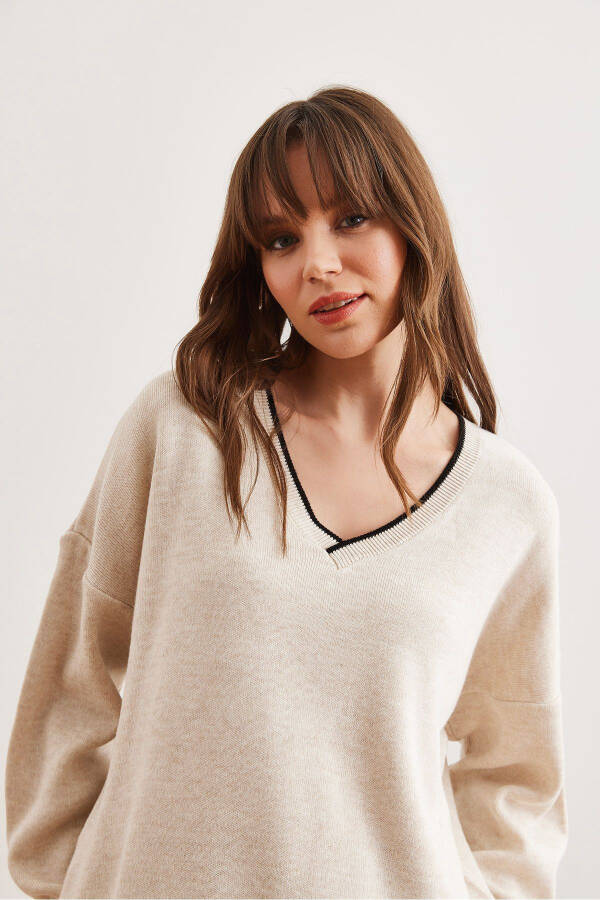 Women's Stone-Collar Detailed Striped Thick Knit Sweater KZK-19000924 - 5