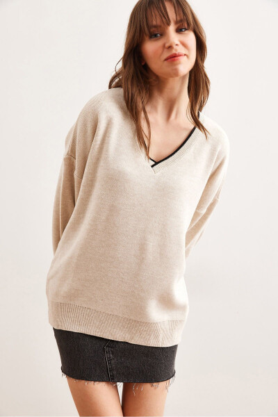 Women's Stone-Collar Detailed Striped Thick Knit Sweater KZK-19000924 - 1