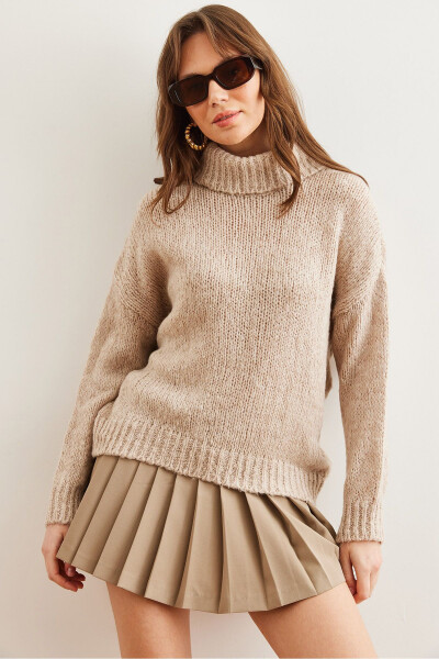 Women's Stone Crew Neck Soft Touch Chunky Knit Sweater KZK-19000936 - 4