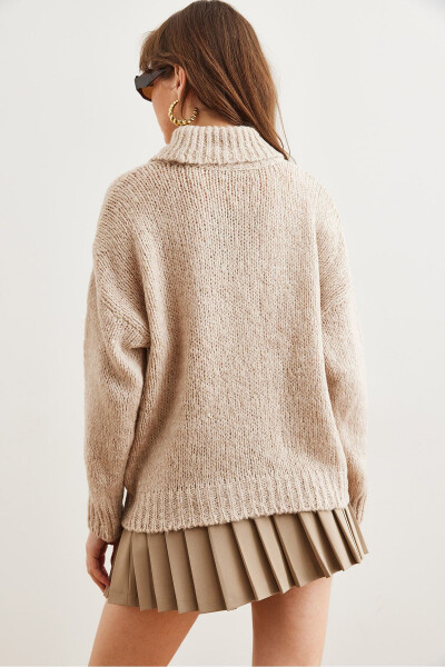 Women's Stone Crew Neck Soft Touch Chunky Knit Sweater KZK-19000936 - 7