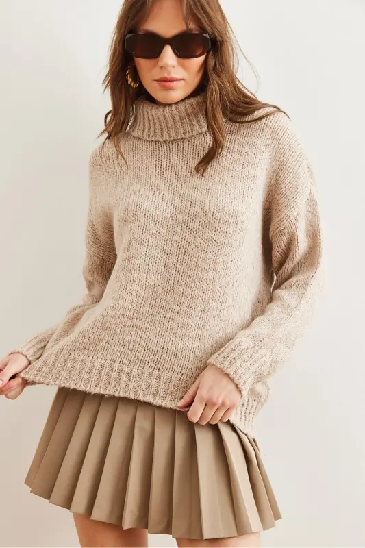 Women's Stone Crew Neck Soft Touch Chunky Knit Sweater KZK-19000936 - 2