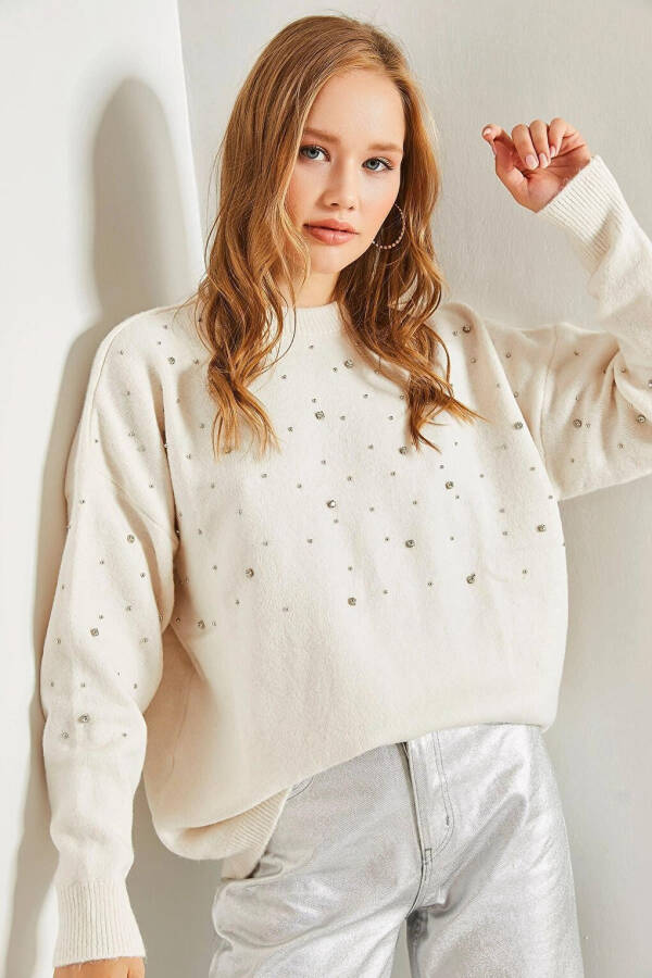 Women's Stone Embroidered Knit Sweater - 11