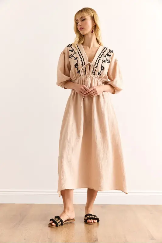Women's Stone Embroidered Lace-up Detailed Midi Muslin Dress - 3