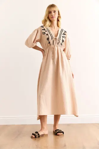 Women's Stone Embroidered Lace-up Detailed Midi Muslin Dress - 4