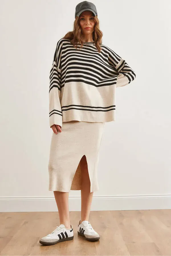 Women's Stone Top Sweater Bottom Slit Skirt Knitwear Set TKM-19000321 - 1