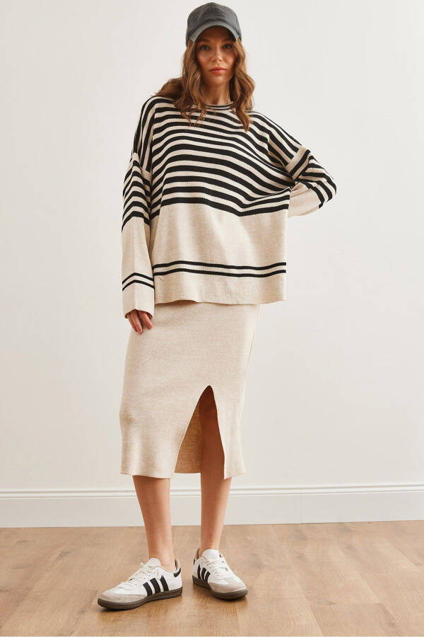 Women's Stone Top Sweater Bottom Slit Skirt Knitwear Set TKM-19000321 - 10