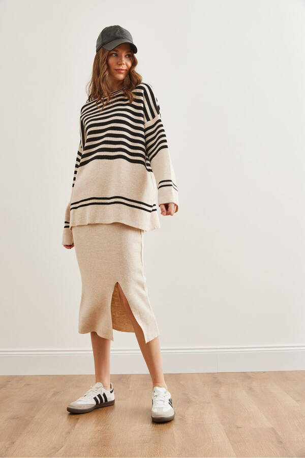 Women's Stone Top Sweater Bottom Slit Skirt Knitwear Set TKM-19000321 - 12