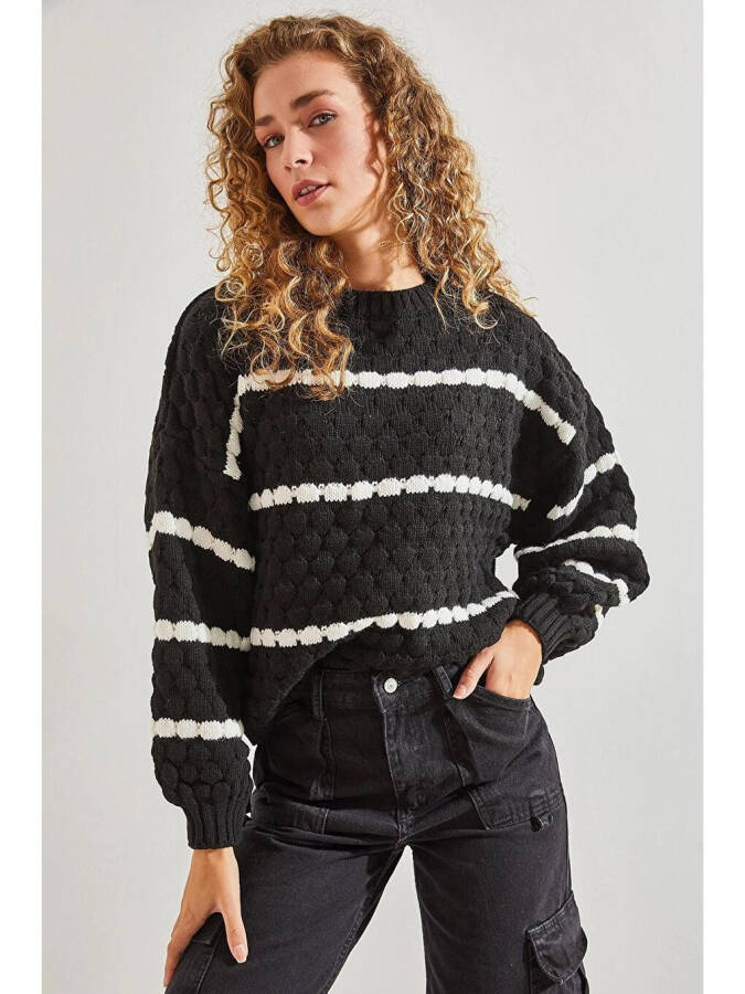 Women's Striped Balloon Sleeve Honeycomb Knit Sweater - 6