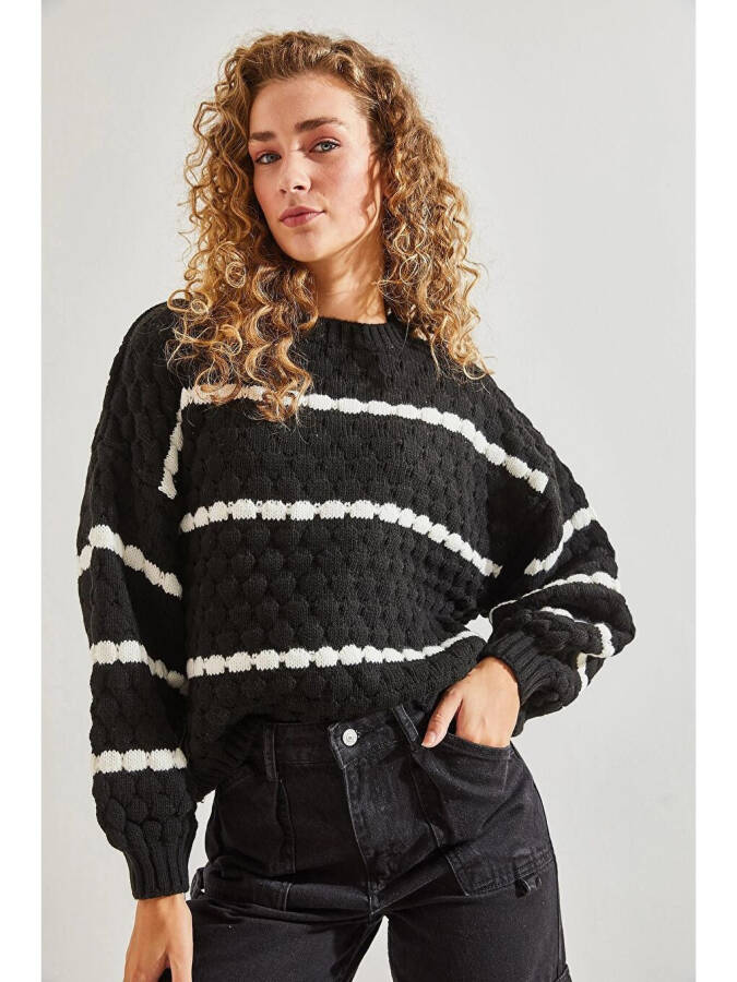 Women's Striped Balloon Sleeve Honeycomb Knit Sweater - 8