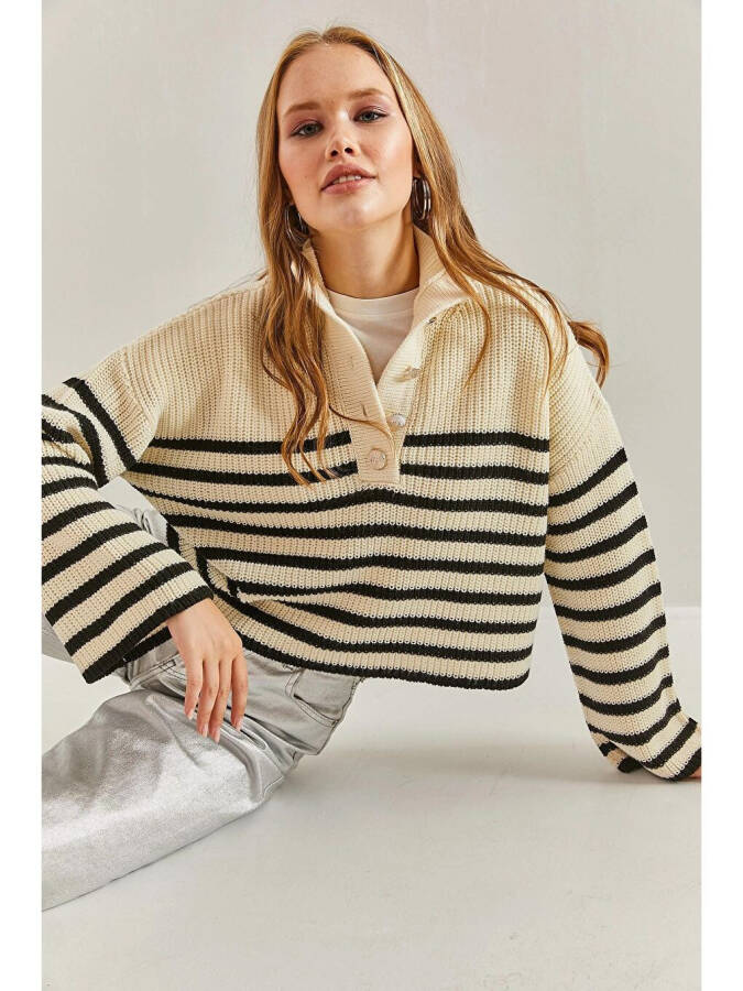 Women's Striped Knit Cardigan with Collar and Buttons - 9