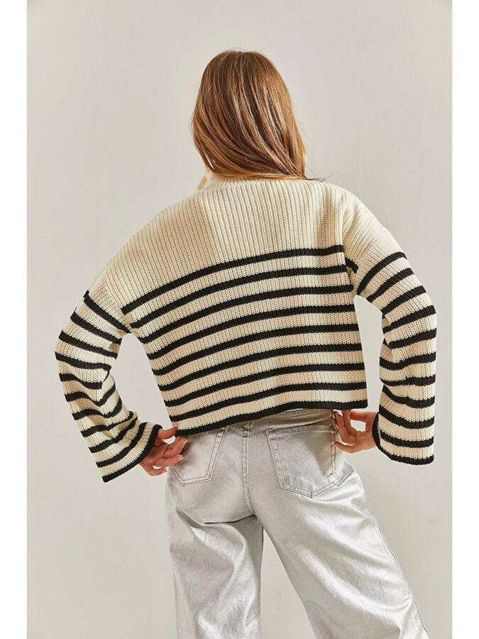 Women's Striped Knit Cardigan with Collar and Buttons - 3