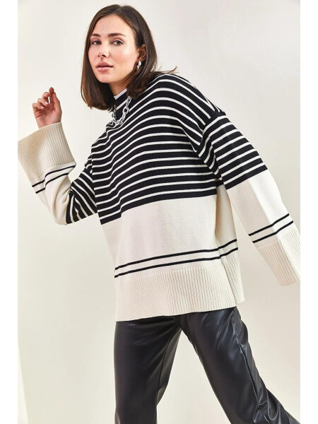 Women's Striped Knit Sweater - 6