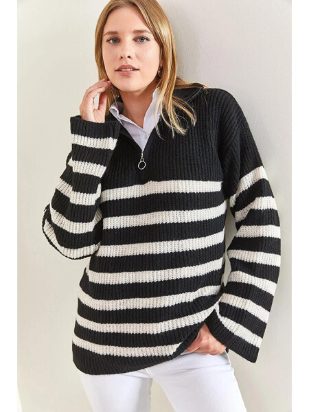 Women's Striped Oversized Zippered Knit Sweater - 7