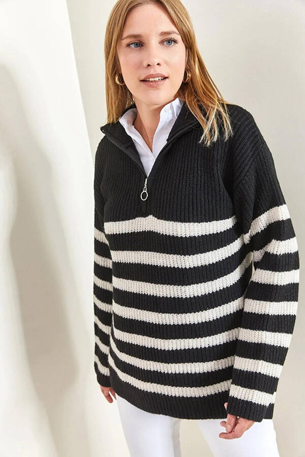 Women's Striped Oversized Zippered Knit Sweater - 17