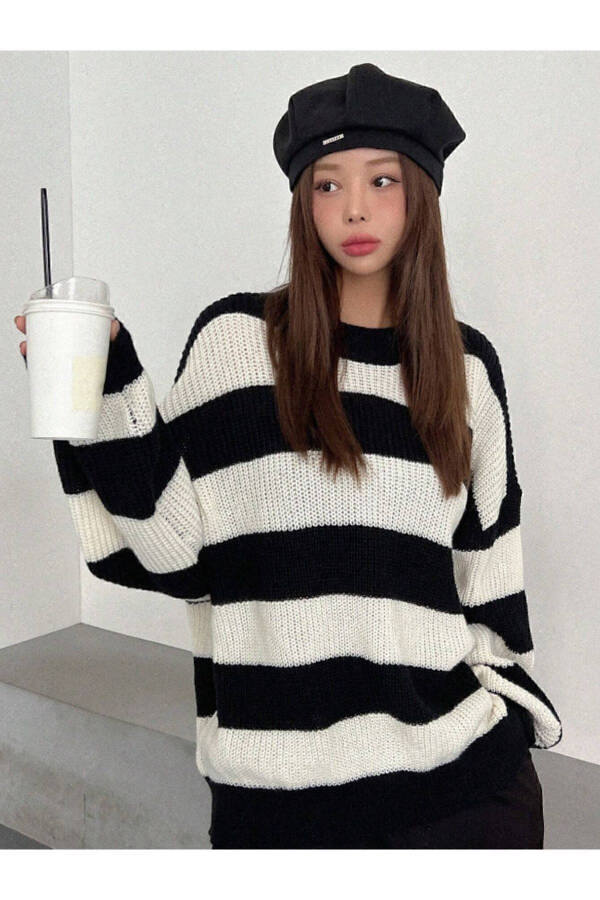 Women's Striped Sweater - 2