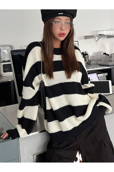 Women's Striped Sweater - 6