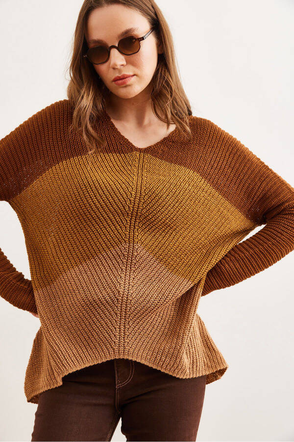 Women's Taupe Camel Hair Color Block Oversized Knit Sweater KZK-19000920 - 5