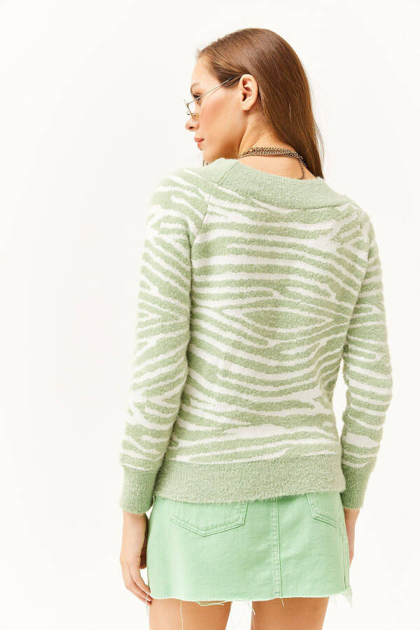 Women's Teal Boat Neck Zebra Soft Textured Fuzzy Sweater - 6