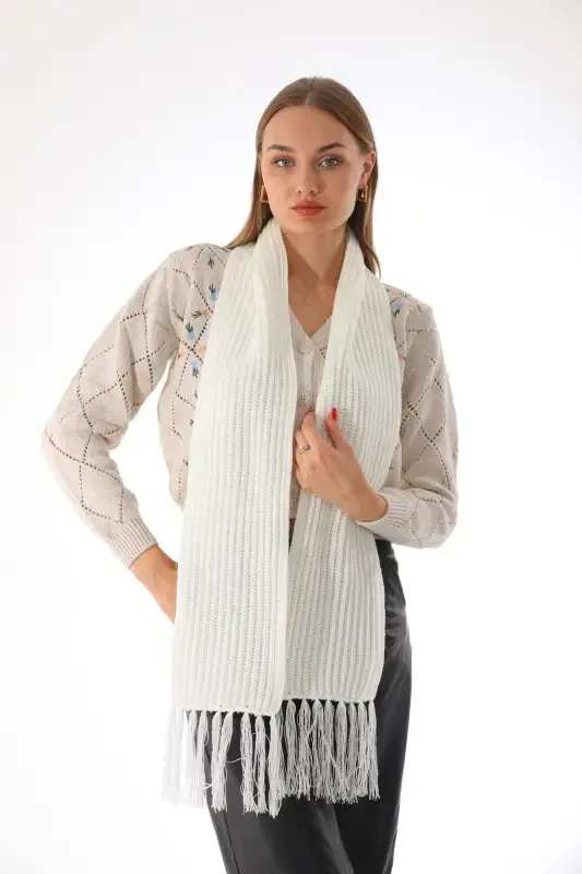 Women's Thessaloniki Knitted White Scarf-White - 1