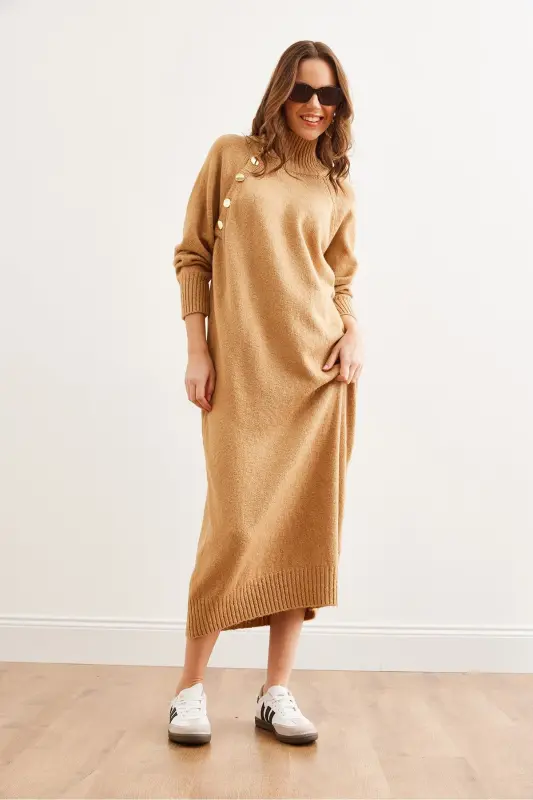 Women's Tobacco Notch Collar Button Detailed Maxi Dress - 4