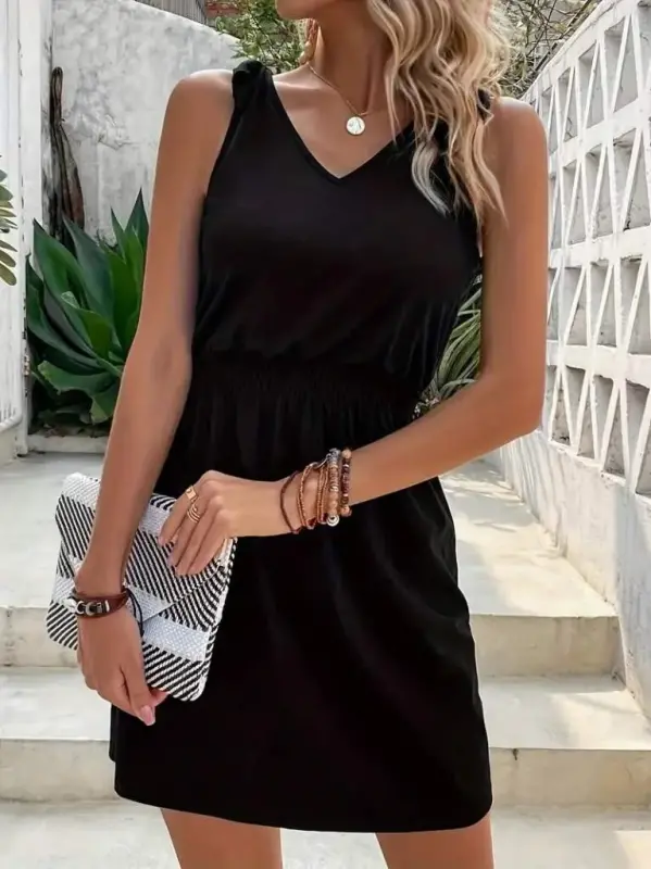 Women's V-Neck Belted Guipure Detail Crepe Dress - 2