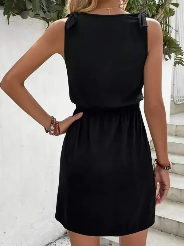 Women's V-Neck Belted Guipure Detail Crepe Dress - 6