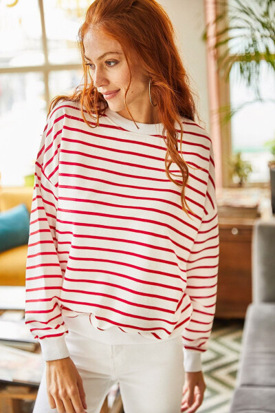 Women's White and Burgundy Striped Basic Soft Textured Oversized Sweatshirt SWT-19000457 - 4