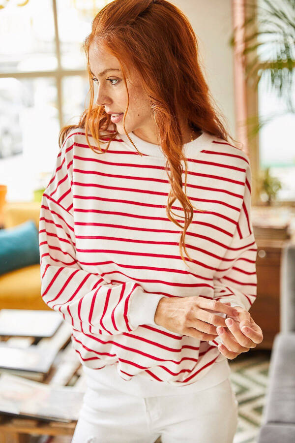 Women's White and Burgundy Striped Basic Soft Textured Oversized Sweatshirt SWT-19000457 - 5