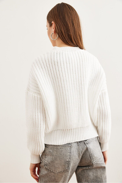 Women's White Bicycle Collar Chunky Knit Loose Sweater KZK-19000856 - 7