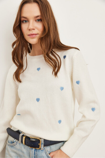 Women's White Blue Heart Embroidered Soft Knit Sweater KZK-19000843 - 5