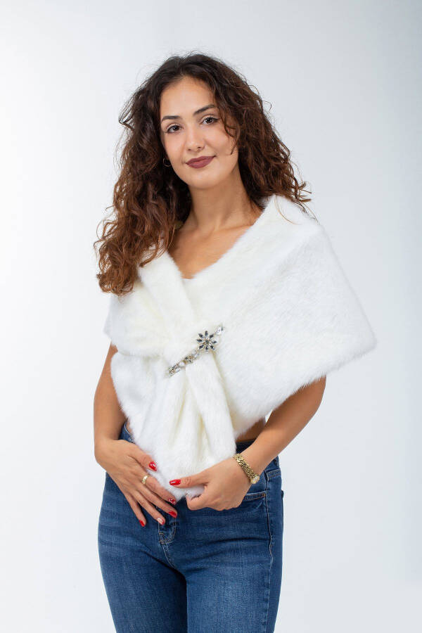 Women's White Brooch Bridal and Evening Fur Stole - 3