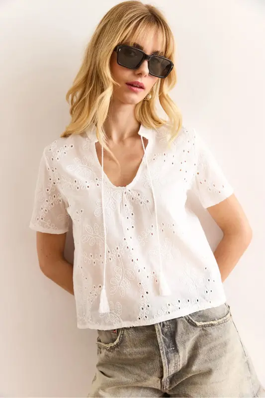Women's White Collar Lace-up Broderie Blouse BLZ-1900298 - 14