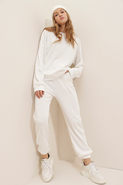 Women's White Crew Neck Elastic Waist and Cuff Two-Thread Basic Tracksuit ALC-507-669-001 - 1