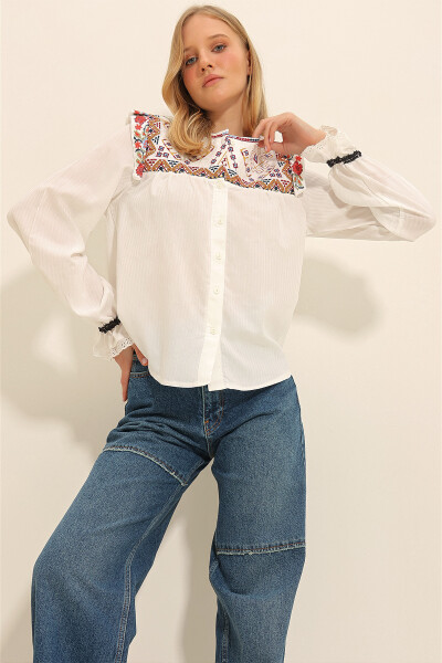 Women's White Crew Neck Roba Embroidered Armored Blouse ALC-X11292 - TREND ALAÇATI STILI (1)